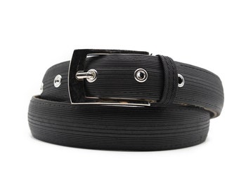 Ceinture noire doublée de pneu de vélo, finie avec doublure intérieure, ceinture végétalienne et sans cruauté