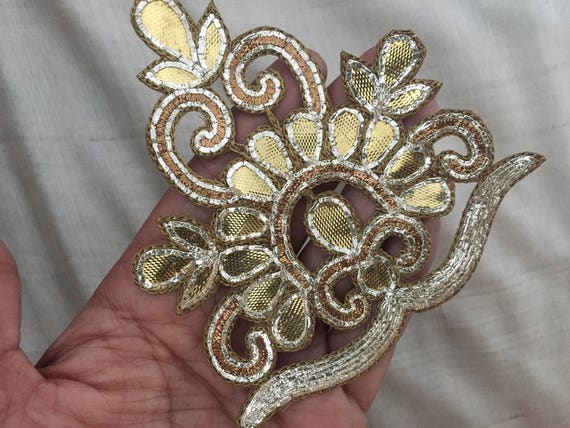 GOLD MIRRORED GOTA MOTIF LACE SET OF 12. RIBBON//EMBELLISHMENT//APPLIQUE TRIM