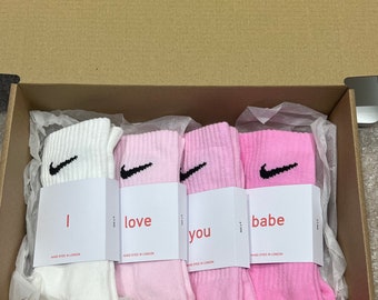 Valentines gift set box Nike crew socks pack of 4. 4 colours baby pink