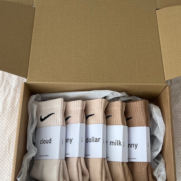 Gift box Nike crew socks pack of 5. 5 colours