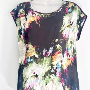 Ladies Blouse, Size Medium, Dalia Collection, Black Colorful Polyester, Vintage Womens Dressy Top, Short Sleeve