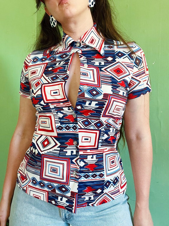 70s funky red white & blue abstract print poly blo