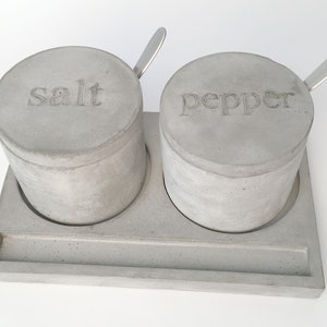 Concrete Salt Pepper Set with spoon stand Cellar Shaker with lid kitchenware Holder Cup Modern Accessories Container industrial minimalism