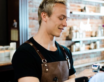 Delantal barista de lona encerada premium - Correas y acentos de cuero genuino - Hickory Brown - Delantal de trabajo con toallero para cafeterías