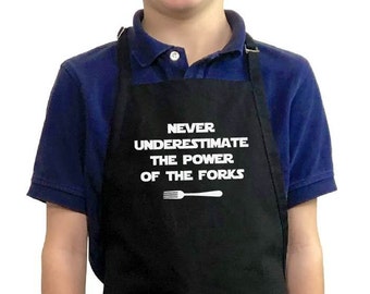 Never Underestimate the Power of the Forks - Kids Apron / Funny BBQ Grilling Apron / 1 Size Fits All - Adjustable Neck