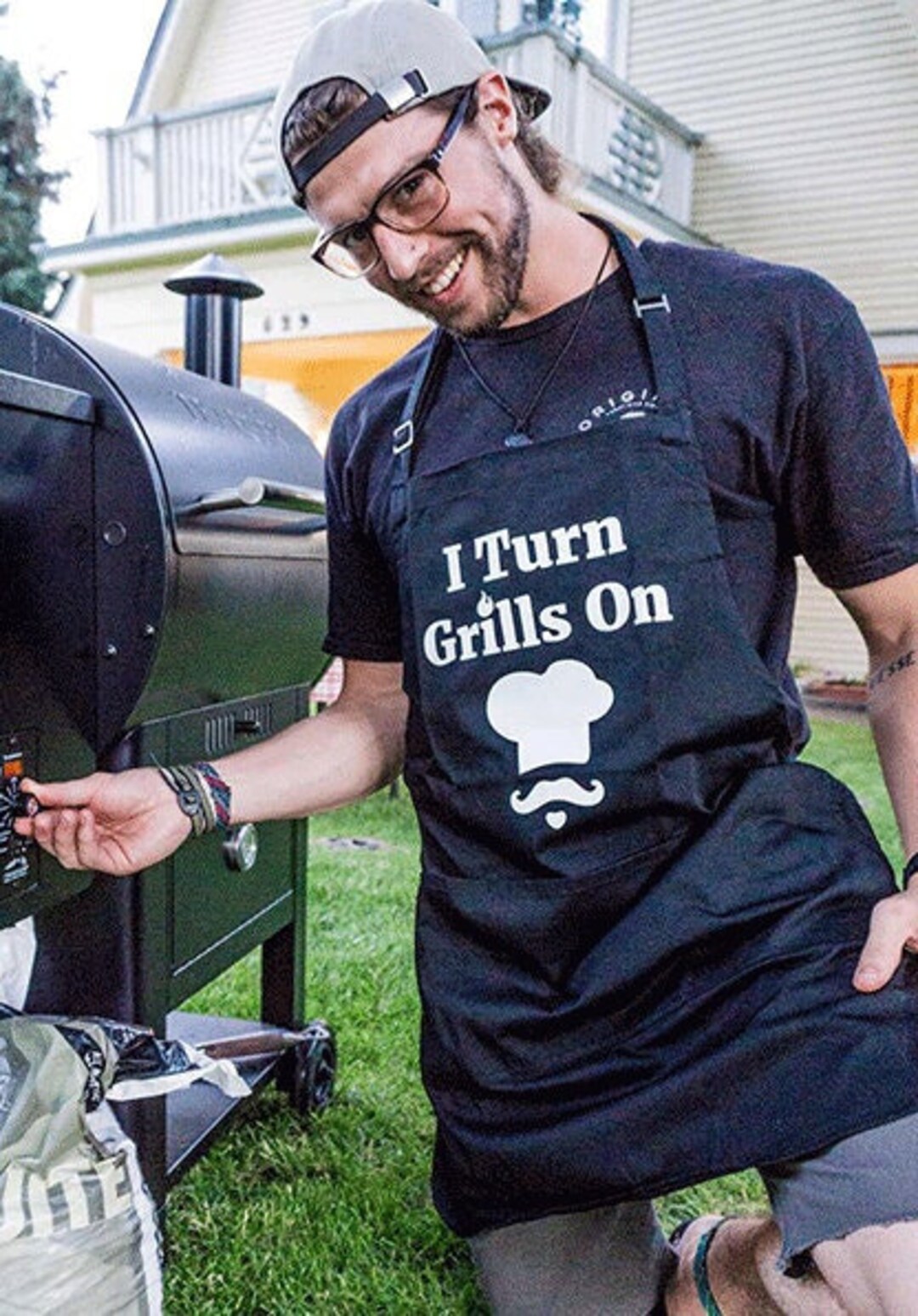 I Turn Grills on Apron / Funny BBQ Grilling Apron / Cooks & - Etsy