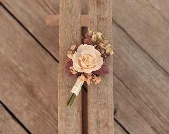 groom's boutonniere, corsage