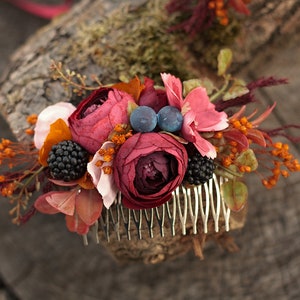 Flower hair comb, wedding hair comb image 1