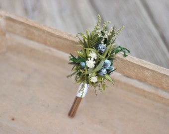 groom's boutonniere, corsage