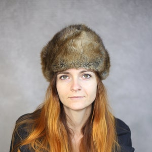 Size S-M | vintage brown beaver fur/musquash fur hat {Vintage fur hat/real fur hat/smallfur hat/winter hat/Russian fur hat/pixie hat}