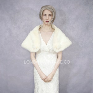 Size S | Vintage white rabbit fur stole {Vintage fur/real fur/white fur cape/white fur wrap/white fur shawl/white fur bolero/winter wedding}