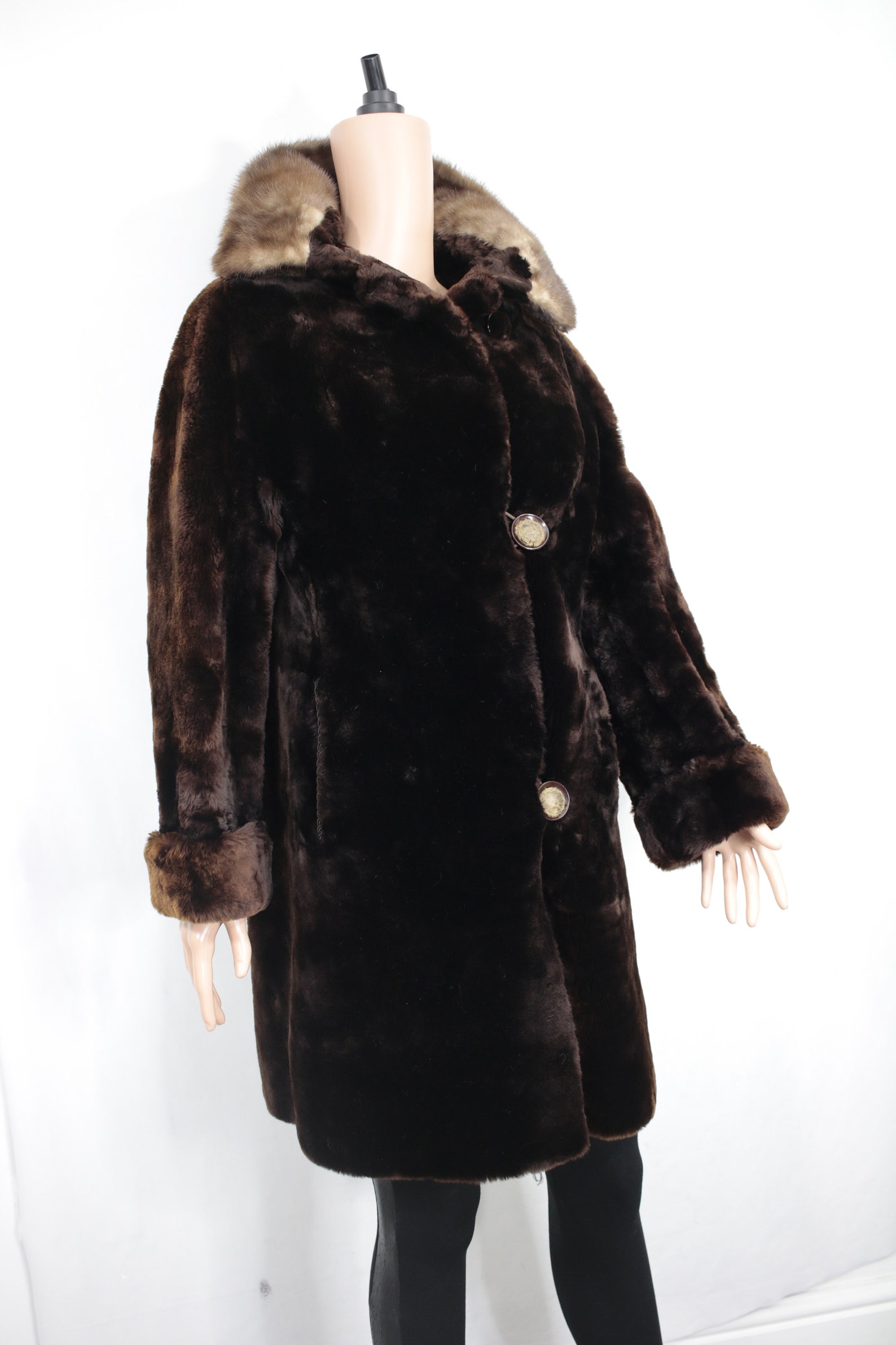 1950s-1960s mouton fur coat with mink fur collar Real | Etsy