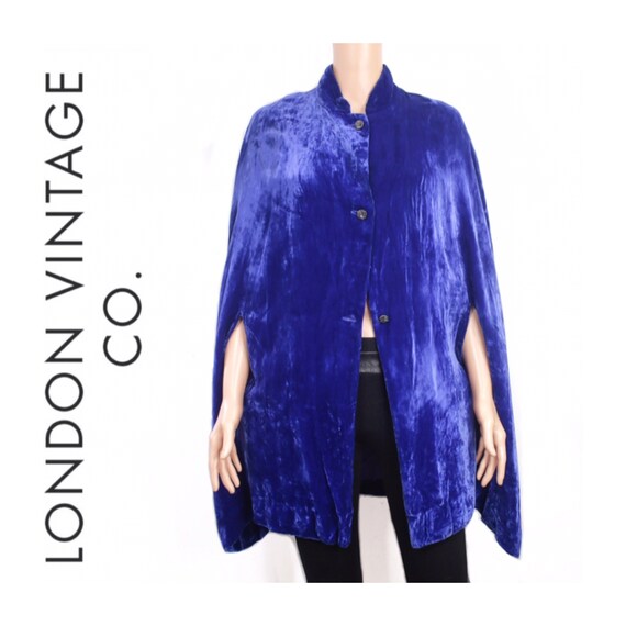 1960s-1970s blue velvet cape {Vintage velvet cape/