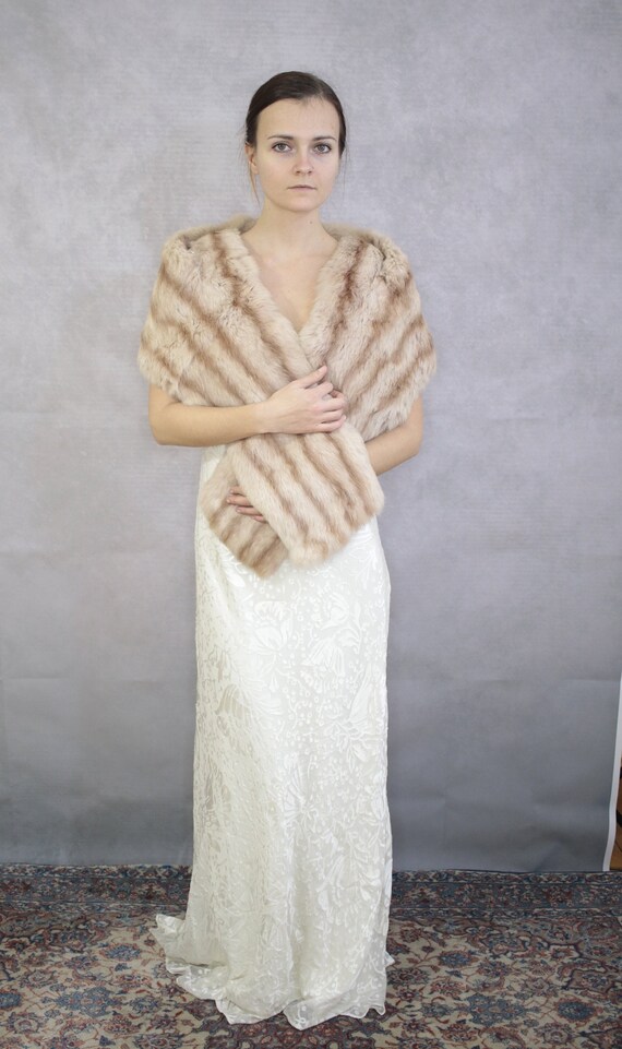 1950s-1960s dusky pink/beige rabbit fur stole {Vi… - image 6