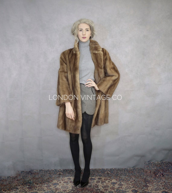 Size M | 1950s-1960s brown mink fur coat {Real min