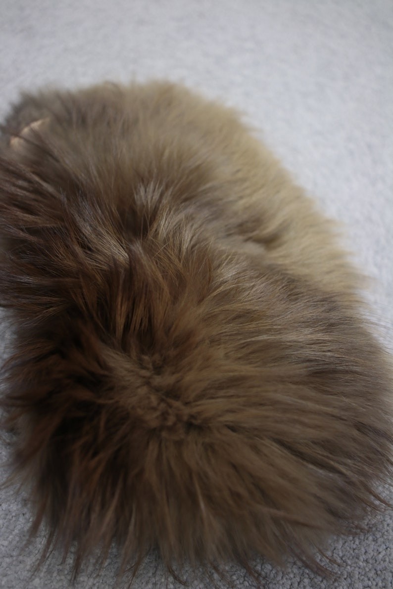 1960s-1970s fox fur collar {Real fox furvintage fox furfox fur scarffox fur trimfox fur wrappin up collarpeaky blindersfox fur stole}