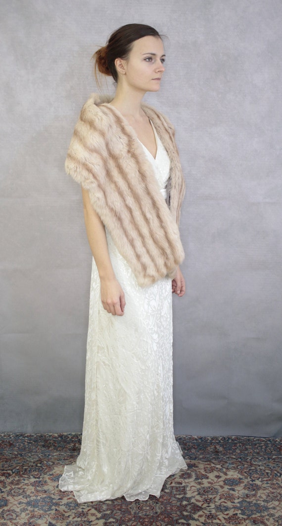 1950s-1960s dusky pink/beige rabbit fur stole {Vi… - image 2