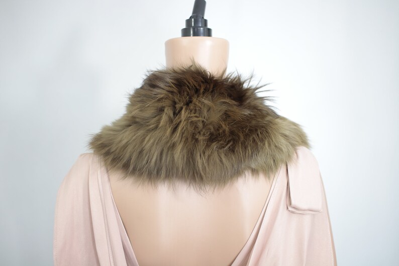 1960s-1970s fox fur collar {Real fox furvintage fox furfox fur scarffox fur trimfox fur wrappin up collarpeaky blindersfox fur stole}