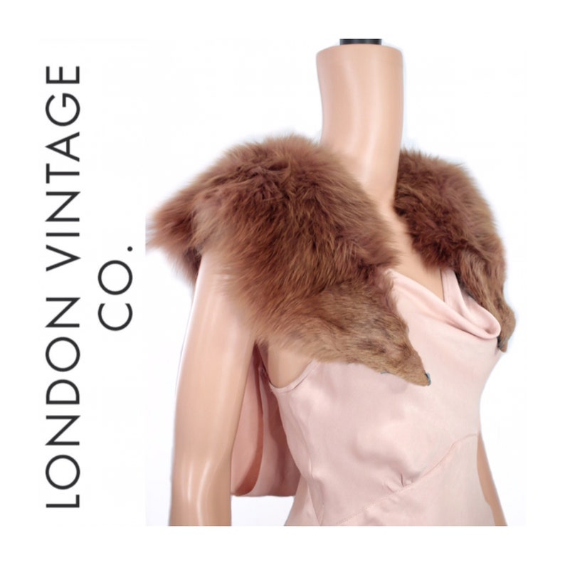 1930s-1940s burgundy fox fur collar {Vintage fox furreal fox furfox fur stolefox fur scarfox fur wrapfox fur shawlfox fur trim}