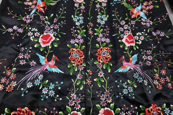 Robe soie chinoise noire Vintage/antique Vintage/antique noire avec brodé de fleurs coloré et oiseaux 6a0595 Robe soie chinoise noire Vintage/antique Vintage/antique noire avec brodé de fleurs coloré et oiseaux 6a0595