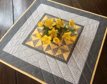 yellow and gray quilt set quilted table topperhousewarming giftmini quiltgrey quiltpatchwork yellow quilthome decorhandmademoderntable runnerplace mat quilt etsy yellow and gray quilt set quilted table topperhousewarming giftmini quiltgrey quiltpatchwork yellow quilthome decorhandmademoderntable runnerplace mat quilt etsy
