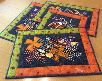 Set Of 4 Halloween Quilted Placemats. Twister Placemats. Handmade. Unique. Home Decor. Patchwork Table Topper. Quilts For sale.