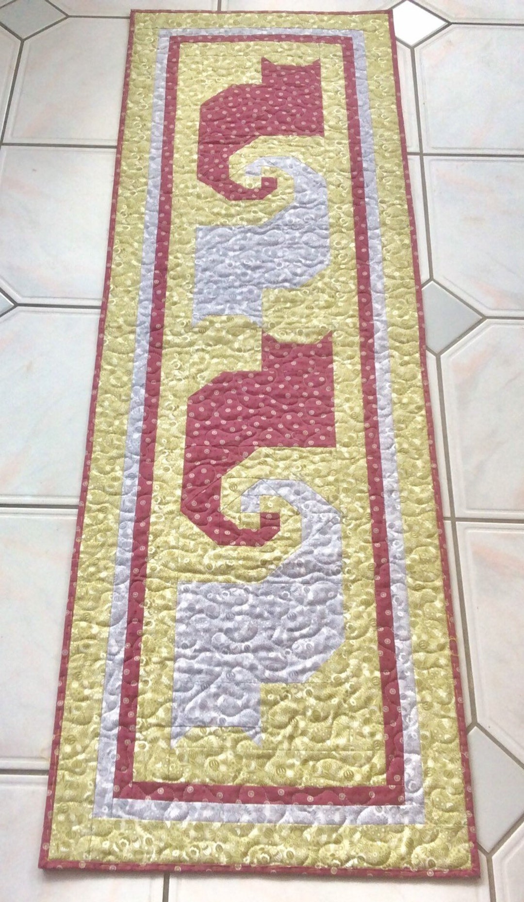 Cat Charm Quilted Table Topper NCU0NNT1108