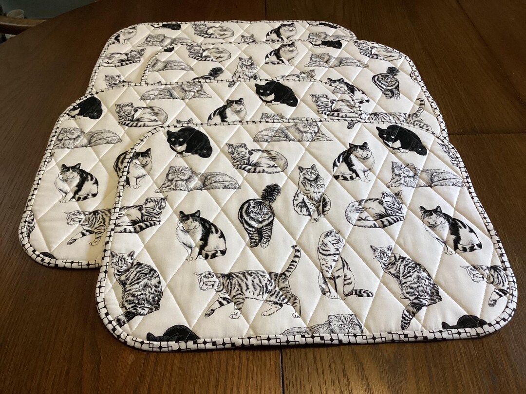 Snowbell Black Cat Quilted Place Mat NCU0NTD788