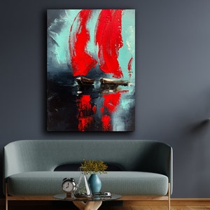 Könnte beinhalten: Abstrakte Malerei von zwei roten Segelbooten auf einem dunkelblauen Hintergrund mit türkisfarbenen Akzenten. Die Segelboote sind teilweise vom Wasser und dem Himmel verdeckt.