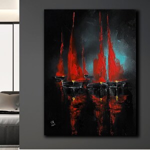 Könnte beinhalten: Abstraktes Ölgemälde mit kräftigen roten Formen vor dunklem Hintergrund mit türkisfarbenen Akzenten. Das Kunstwerk zeigt hohe, vertikale Formen, möglicherweise stilisierte Segelboote, mit Spiegelungen darunter. Signiert "CK 2023".