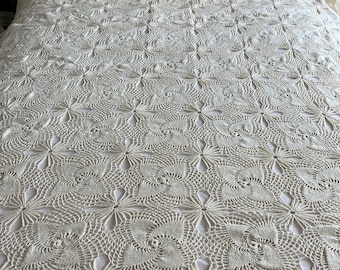 Vintage Ecru Cotton Pinwheel Crocheted Bedspread with 4" Fringe