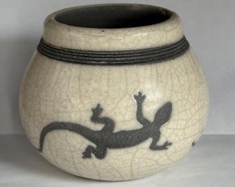 Signed Diller Artisan Pottery Raku Vase with Geckos Lizards Maui Hawaii