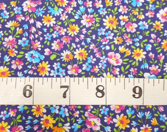 Tela - #5157-FLORAL CACHE-Floral lleno de flores/Fondo azul marino/Rosa amarillo azul/Calico-estampado floral pequeño/Quilting Treasures