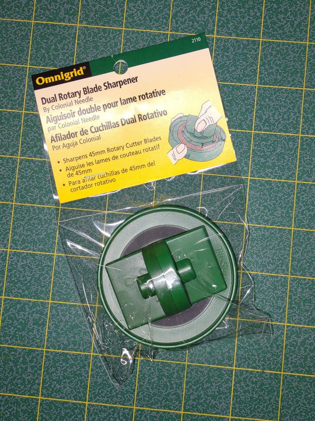 Omnigrid Green Dual Rotary Blade Sharpener/45mm Sharpener/twist N