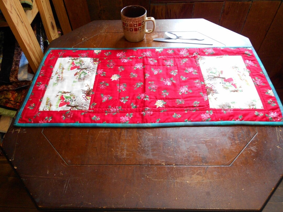 Christmas/holiday/winter Table Runner Old Fashioned Carolers/red