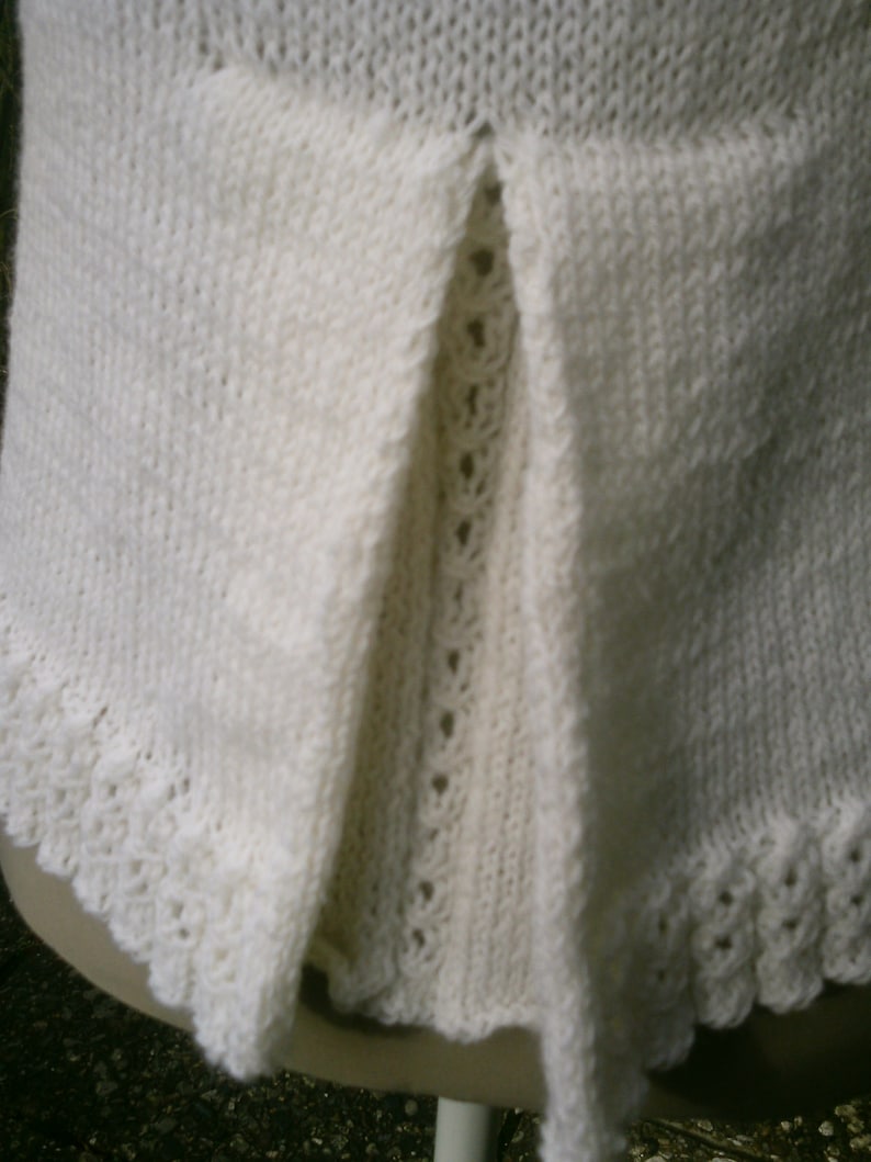 Knit cardigan Size xs UK 8-10 US 6-6 with 1 pleats 4 buttons white