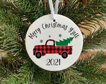 Joyeux Noël Y’all Ornement de Noël en céramique, Ornement 2021, Ornement de l’année, Camion vintage, Camion de Noël, Envoie gratuit O104