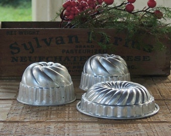3 Vintage Aluminum Molds Tins Swirled Design Cake Molds Bakeware, Holidays, Soap, Holiday Farmhouse Kitchen, Holiday Decor