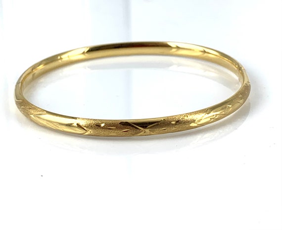 18k engraved bangle - image 1