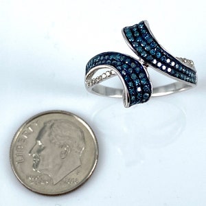 Anillo De Compromiso Minimalista De Oro Blanco De 14 Quilates Con Topacio Azul Suizo Para Ella. Delicado Anillo De Compromiso Art Déco Con Topacio Azul. Anillo De Boda Con Topacio. - España