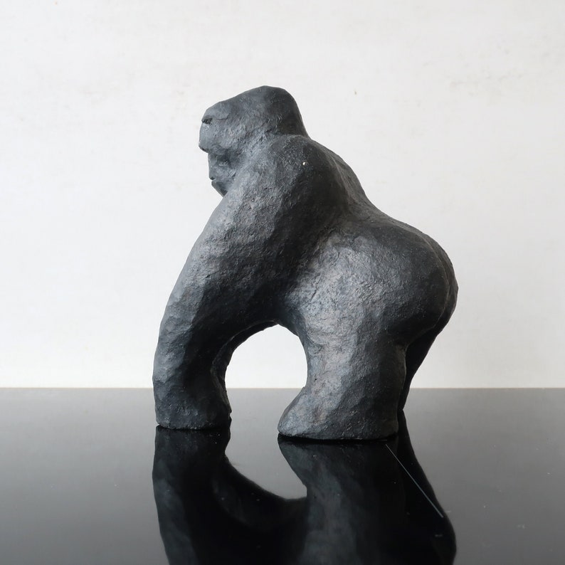 Ceramic sculpture Demonic gorilla imagem 3