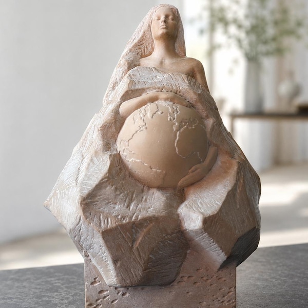 Gaia-Skulptur, Mutter Erde, handgefertigte Keramikfigur, Göttin der Natur, Erde und des Lebens, symbolische Kunststatue, spirituelle Wohndekoration