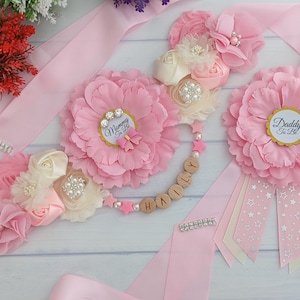 Mommy To Be Pink Sash, Pink Maternity Sash Belt, Baby Bump Sash, Pregnant Mom Sash, Mother To Be Sash, Baby Shower Sash, Daddy To Be Pin