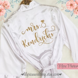 Bride Robe, Personalized Wedding Robe, Mrs Robe, Bridesmaid Robes, Bridesmaid Gift, Bridal Party Robes, Bridal Shower Gift, Glitter