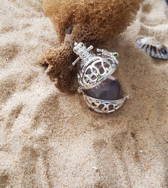 Crochet crystal holder Necklace – Tree of Life