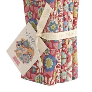 Tilda Wallflower  Burgundy / Pink Fat Quarter Bundle (5 pieces)  20 x22 inches