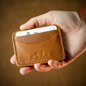 Cartera slim de cuero hecha a mano personalizada - Personalización GRATUITA - Billetera minimalista - Regalo de aniversario personalizado cosido a mano para él imagen 1