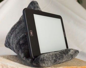 Tablet pillow, e-reader support pillow, reading pillow, e-reader prop, beanbag, book seat