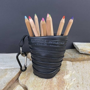 Utensilo aus Upcycling-Fahrradschlauch zum Aufhängen // Schreibtischorganizer // Stiftehalter // Körbchen zur Aufbewahrung