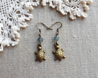 Antique brass turtle earrings / turtle earrings / dangle drop turtle earrings/ boho